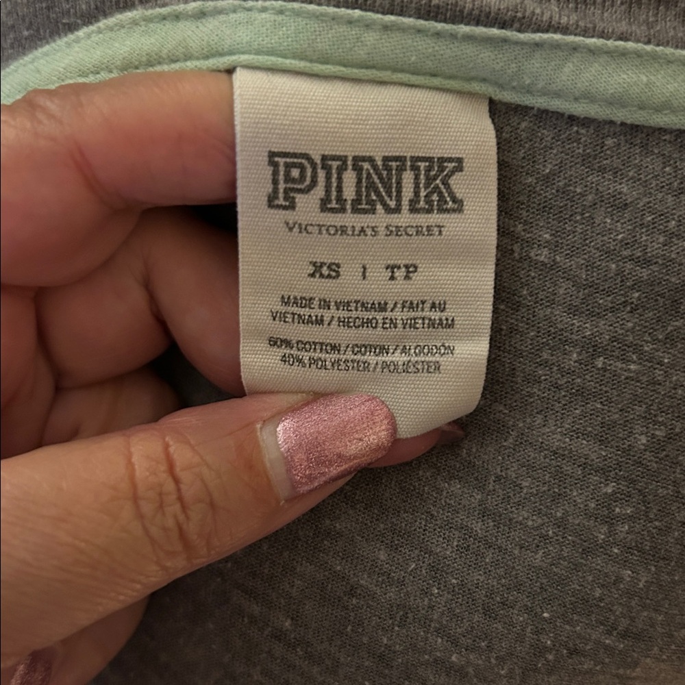 PINK Oversized Gray Top - Women’s Size X-Small - Picture 4 of 6